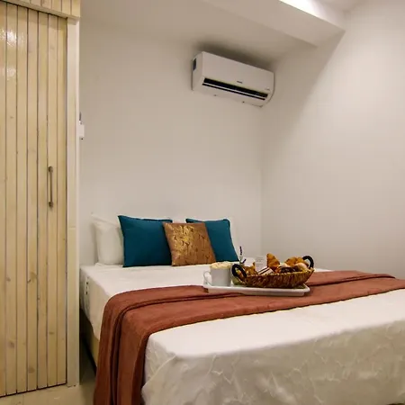 Phaedrus Living: Seaview Onyx Flat Lighthouse 48 아파트 파포스