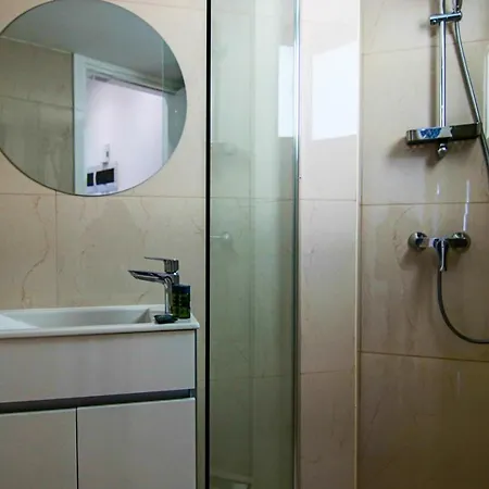 Phaedrus Living: Seaview Onyx Flat Lighthouse 48 Apartment