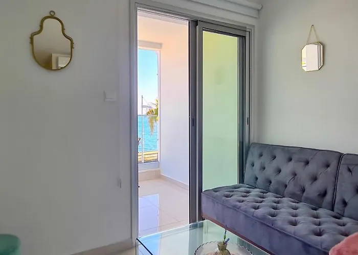 Phaedrus Living: Seaview Onyx Flat Lighthouse 48