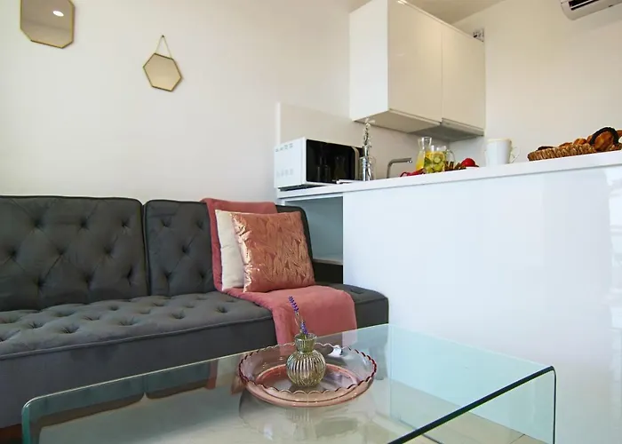 Phaedrus Living: Seaview Onyx Flat Lighthouse 48 Lägenhet